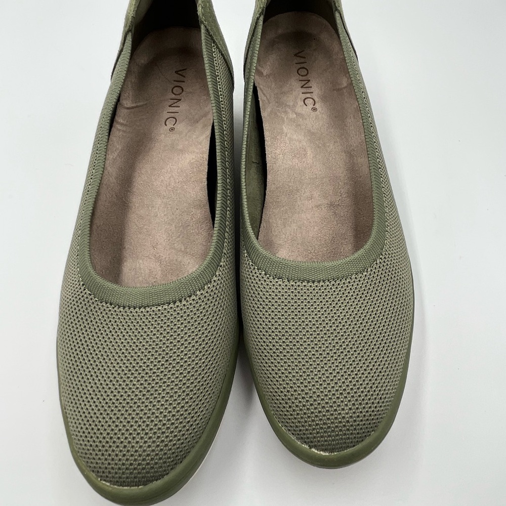 Vionic Army Green Wedge Size 9 - Picture 14 of 16